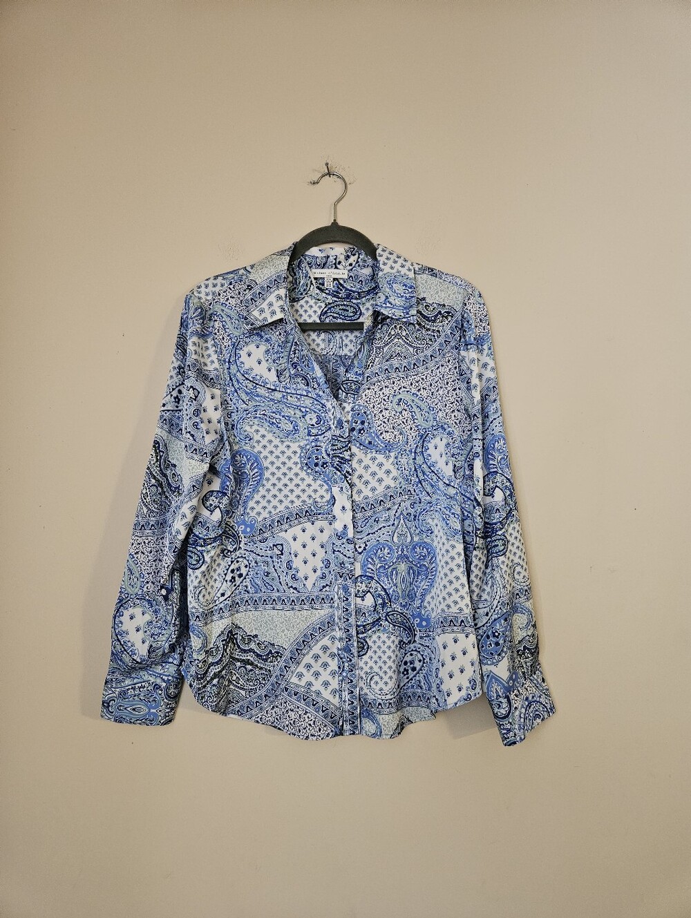 Maison d' Amelie Women's Blue Paisley Button-Up Shirt. Size Medium